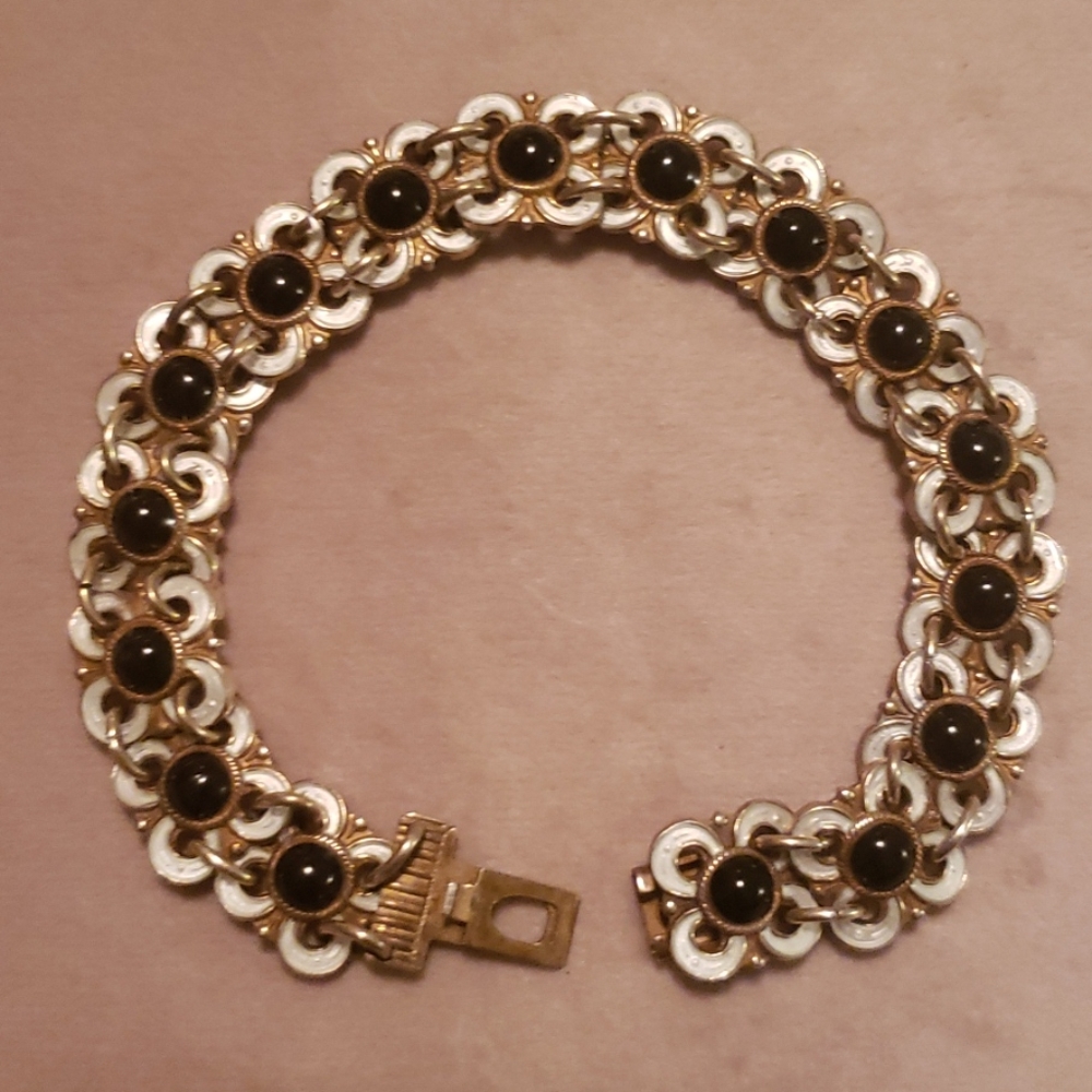 Floral Chain Bracelet